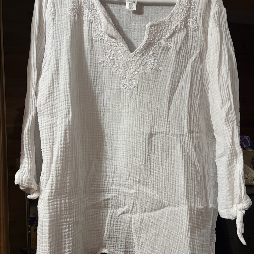 Alfred Dunner White Embroidered V-Neck Gauze Tunic